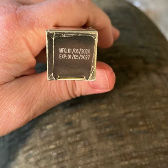 Electric Massage Eye Cream - Picture 2 of 5